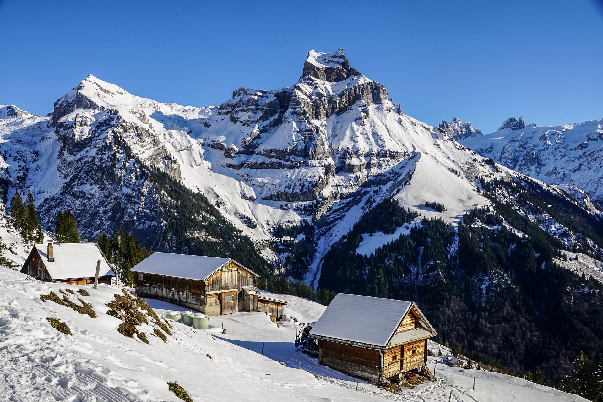 Navettes Stations de ski Chamrousse, Alpes d'Huez, Vaujany - Chauffeur privé pour transferts aéroport, gare et stations de ski à Grenoble.