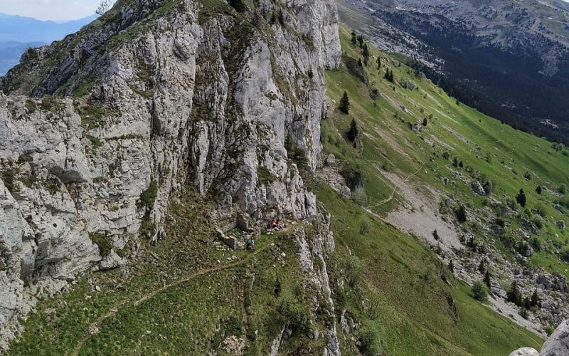 Chauffeur privé à Grenoble offrant un service personnalisé et local