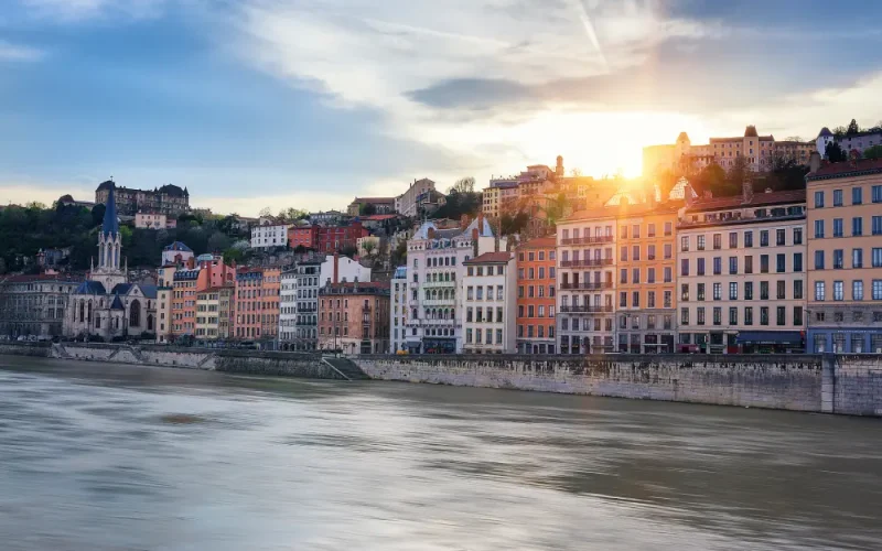 Grenoble VTC : Transfert vers les Aéroports de Lyon, Genève.