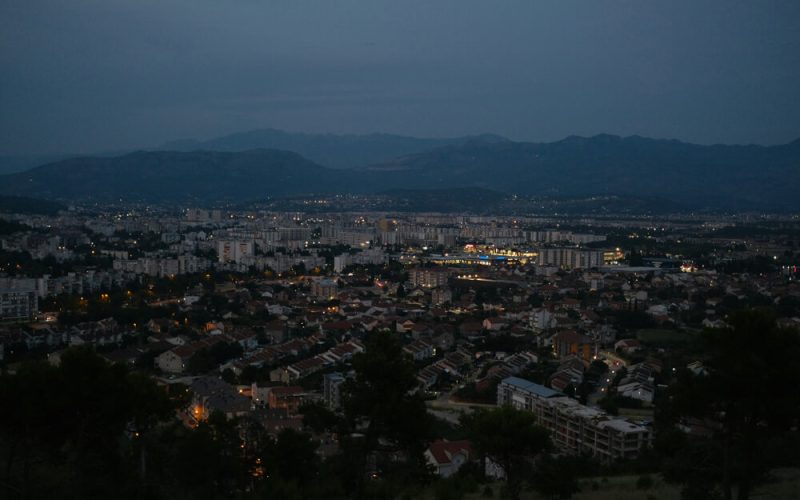 Se déplacer la nuit à Grenoble : pourquoi le VTC est l’alternative la plus sûre ?